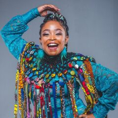 La cantante y activista sudafricana Nomfusi Gotyana se sube al escenario del Parque Doramas